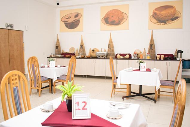 Ekamuti Town Lodge Oniihandi Екстериор снимка