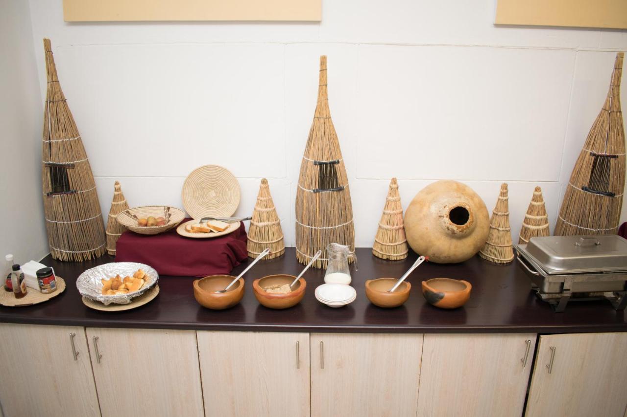 Ekamuti Town Lodge Oniihandi Екстериор снимка